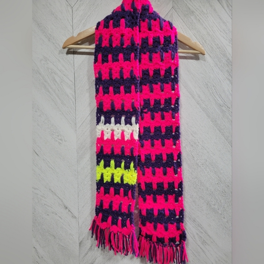 Acrylic Cheshire Cat Scarf